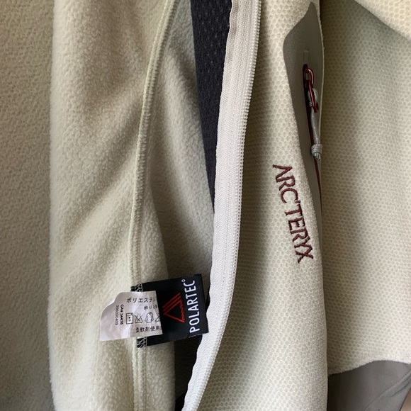 Arc’teryx Women’s Polartec Sweatshirt - Medium, white/beige - Picture 6 of 8